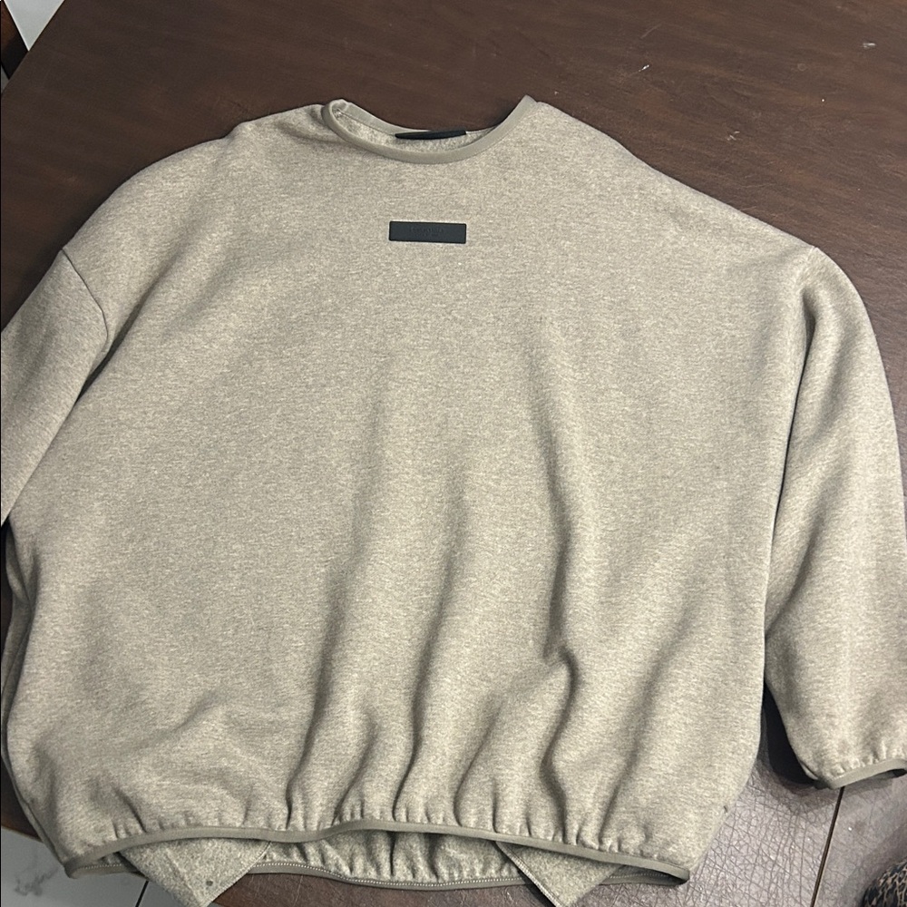 Beige Essentials sweatshirt